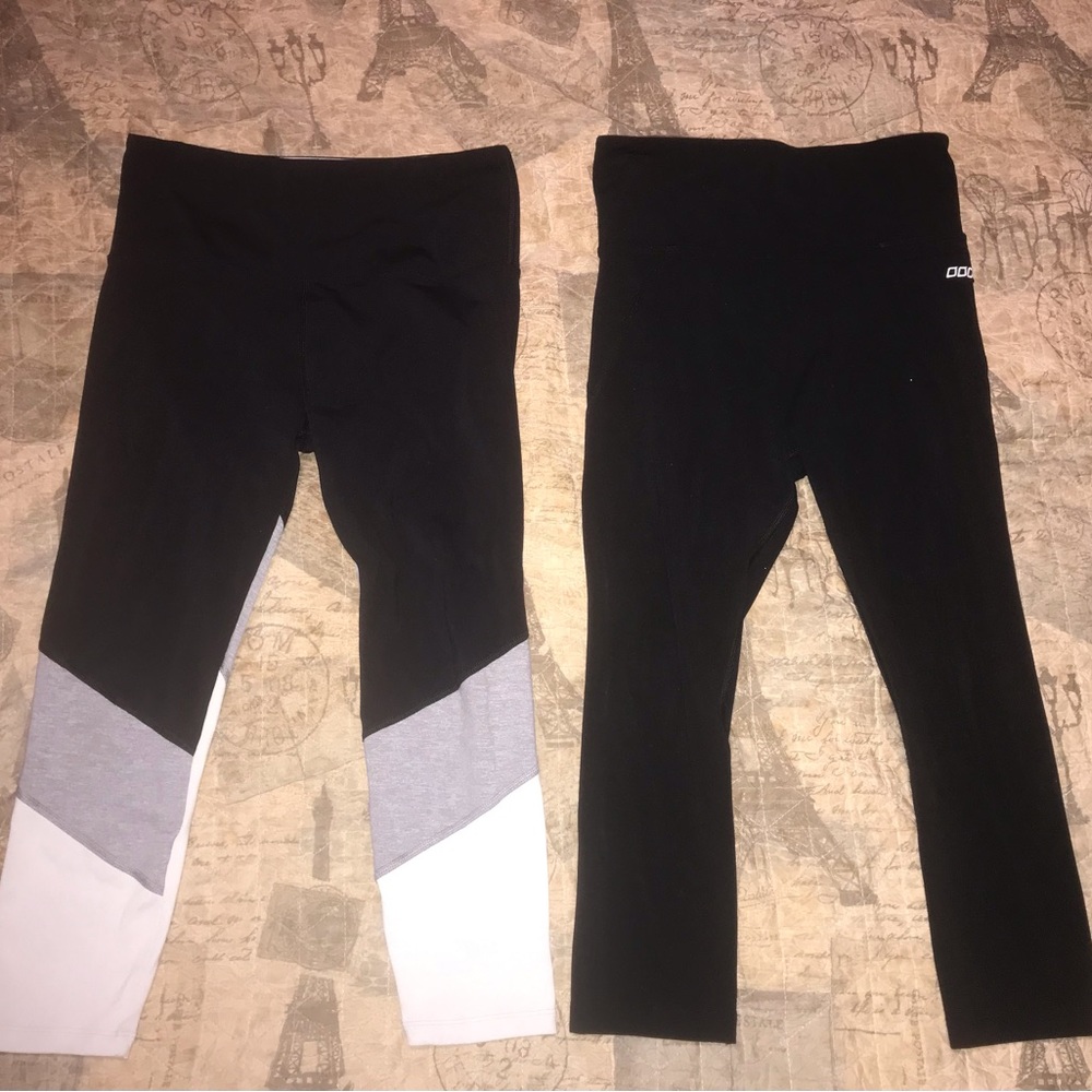 Bundle of 2x Lorna Jane Cropped Yoga Pants, Size S